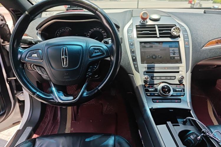 Used Lincoln MKZ 2017 2.0T Luxury Edition Center Console