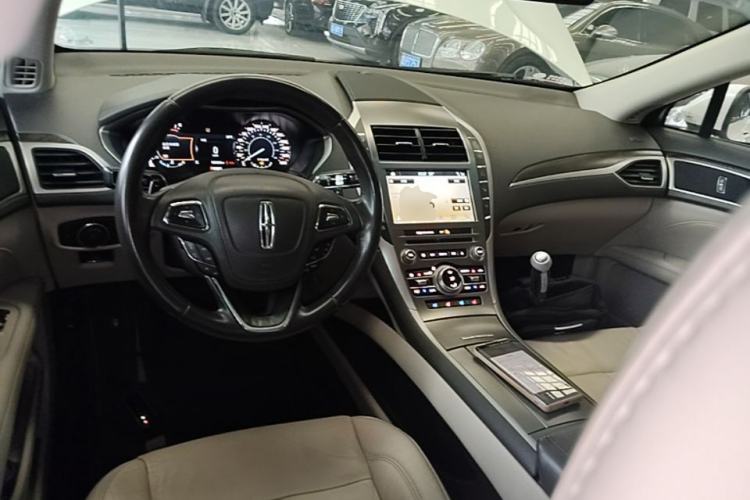 Used Lincoln MKZ 2017 2.0T Luxury Edition Center Console