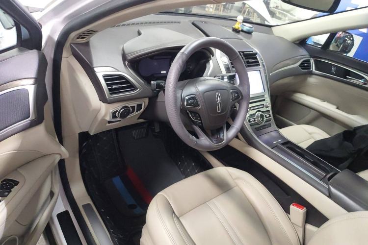 Used Lincoln MKZ 2017 2.0T Luxury Edition Center Console