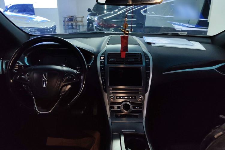 Used Lincoln MKZ 2017 2.0T Luxury Edition Center Console