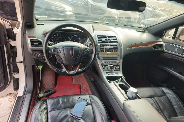 Used Lincoln MKZ 2017 2.0T Luxury Edition Center Console