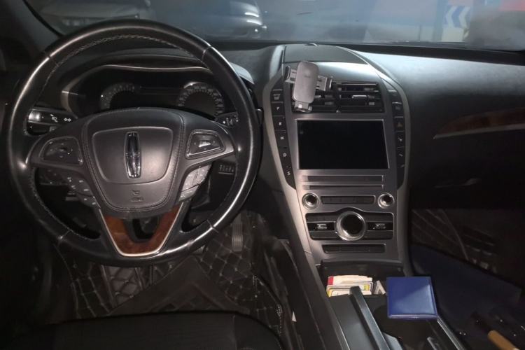 Used Lincoln MKZ 2017 2.0T Luxury Edition Center Console
