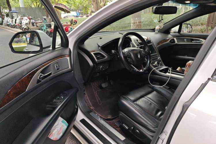 Used Lincoln MKZ 2017 2.0T Luxury Edition Driver Seat