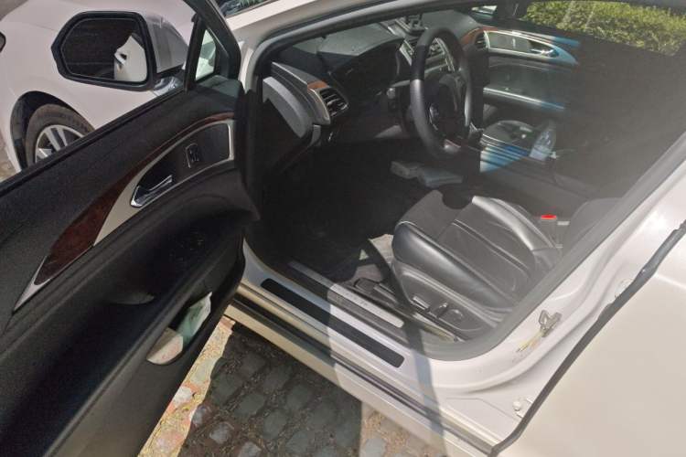 Used Lincoln MKZ 2017 2.0H Hybrid Luxury Edition Driver Seat