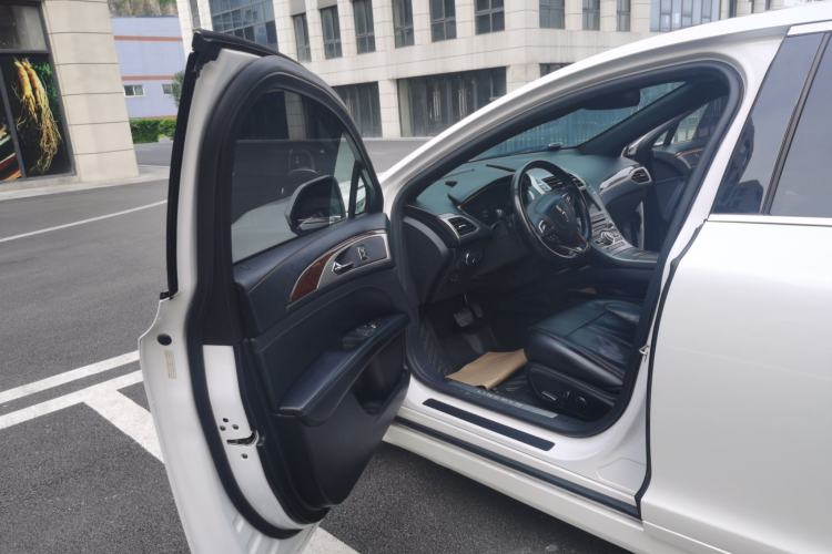 Used Lincoln MKZ 2017 2.0T Luxury Edition Driver Seat
