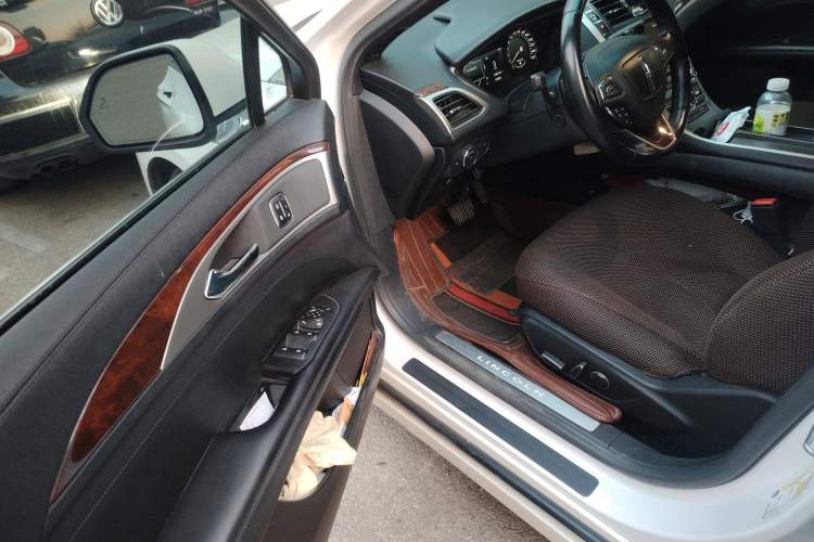 Used Lincoln MKZ 2017 2.0T Luxury Edition Driver Seat