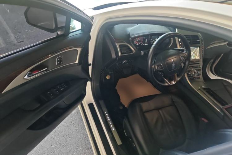 Used Lincoln MKZ 2017 2.0T Luxury Edition Driver Seat