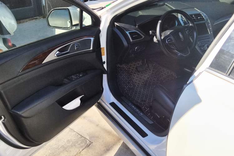 Used Lincoln MKZ 2017 2.0T Luxury Edition Driver Seat