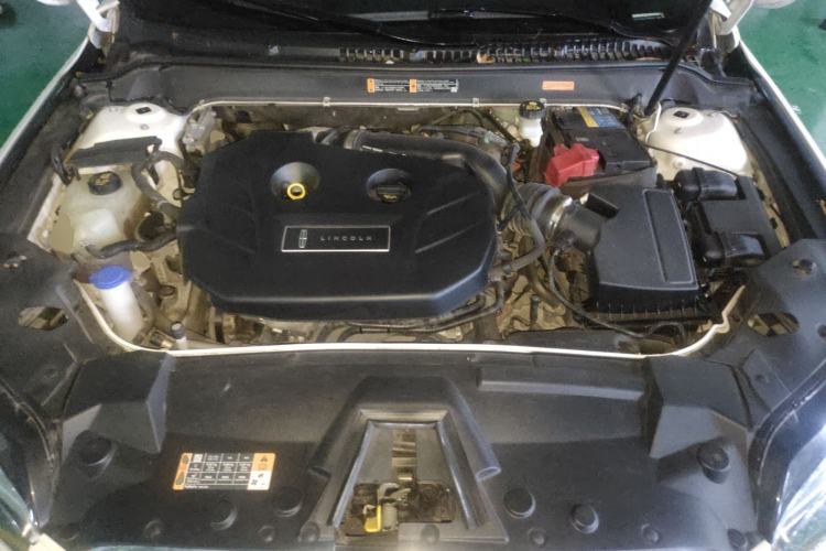 Used Lincoln MKZ 2017 2.0T Luxury Edition Engine Bay
