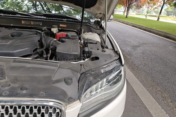 Used Lincoln MKZ 2017 2.0T Luxury Edition Engine Bay Left