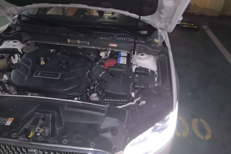 Used Lincoln MKZ 2017 2.0T Luxury Edition Engine Bay Left
