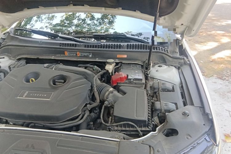 Used Lincoln MKZ 2017 2.0T Luxury Edition Engine Bay Left