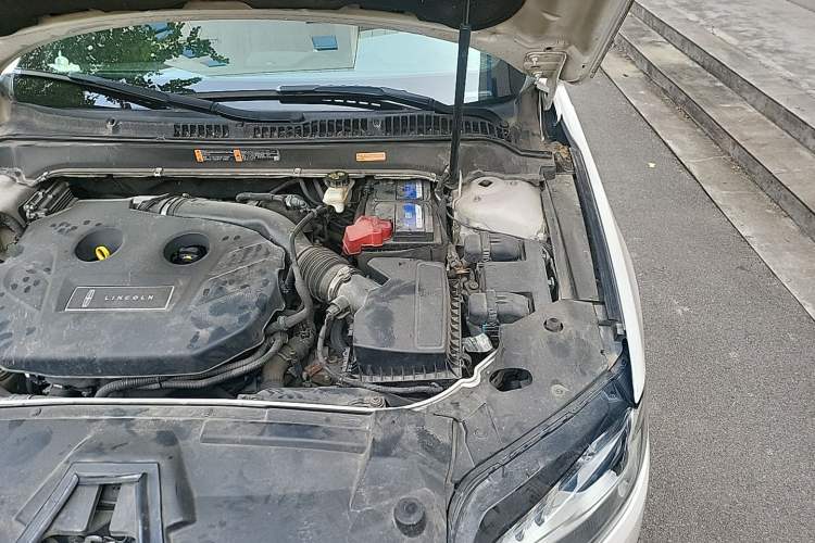 Used Lincoln MKZ 2017 2.0T Luxury Edition Engine Bay Left