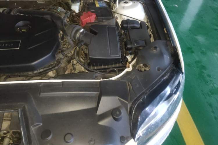 Used Lincoln MKZ 2017 2.0T Luxury Edition Engine Bay Left