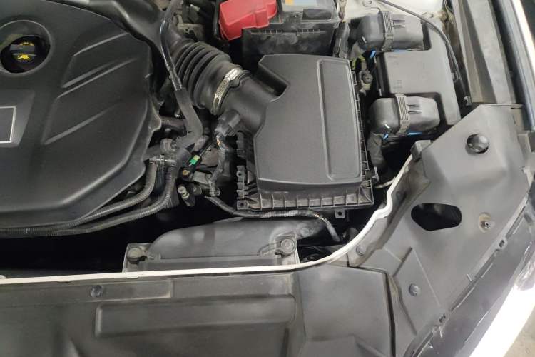 Used Lincoln MKZ 2017 2.0T Luxury Edition Engine Bay Left