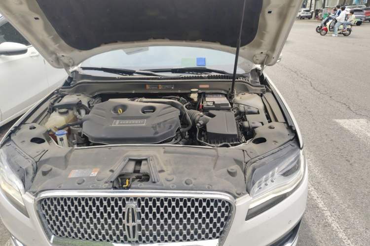 Used Lincoln MKZ 2017 2.0T Luxury Edition Engine Bay Left