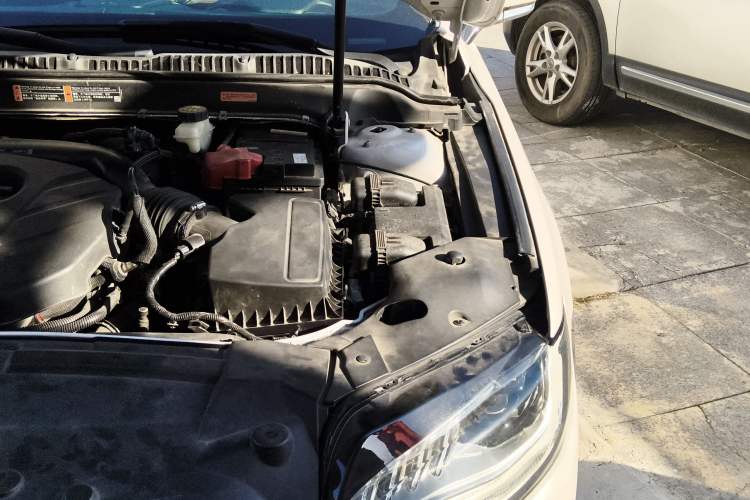 Used Lincoln MKZ 2017 2.0T Luxury Edition Engine Bay Left