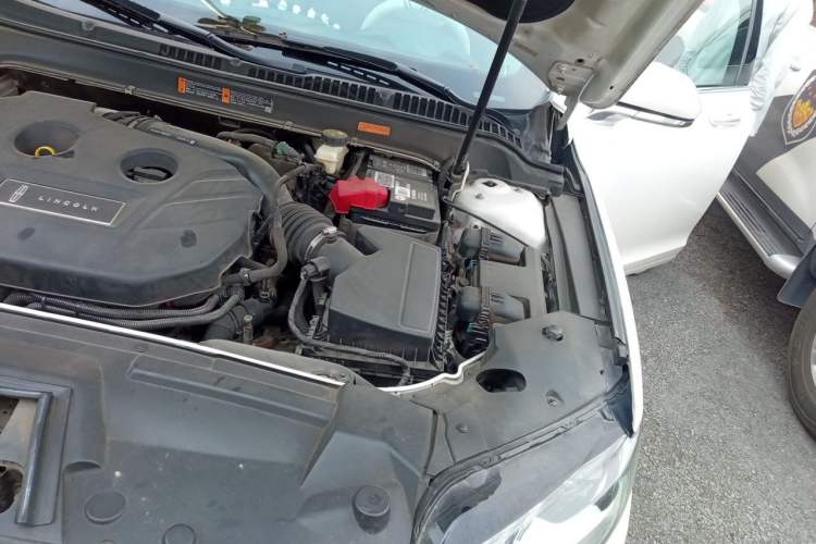 Used Lincoln MKZ 2017 2.0T Luxury Edition Engine Bay Left