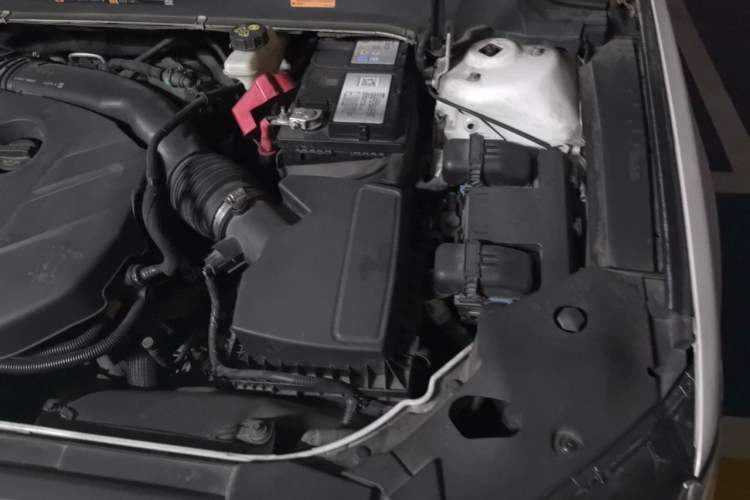 Used Lincoln MKZ 2017 2.0T Luxury Edition Engine Bay Left