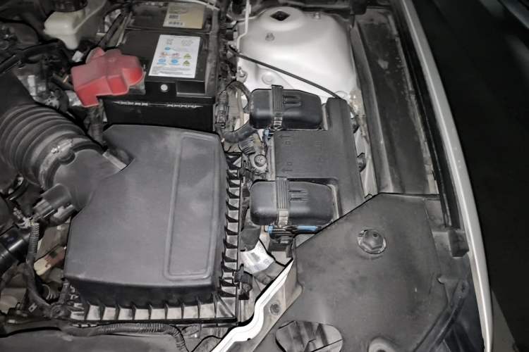 Used Lincoln MKZ 2017 2.0T Luxury Edition Engine Bay Left