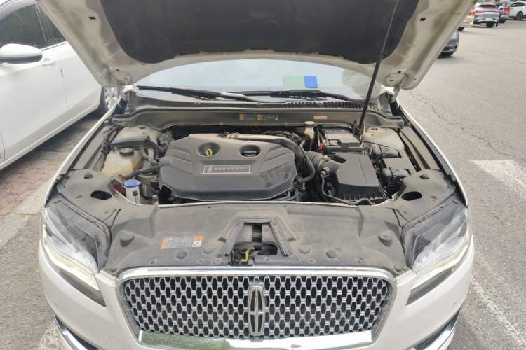 Used Lincoln MKZ 2017 2.0T Luxury Edition Engine Bay