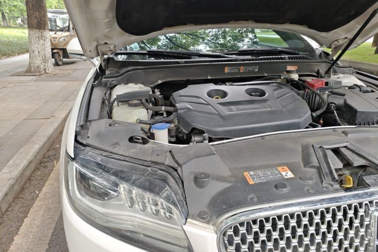 Used Lincoln MKZ 2017 2.0T Luxury Edition Engine Bay Right