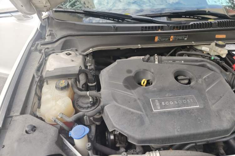 Used Lincoln MKZ 2017 2.0T Luxury Edition Engine Bay Right