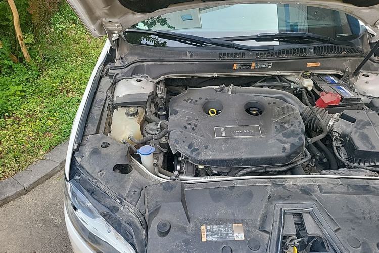 Used Lincoln MKZ 2017 2.0T Luxury Edition Engine Bay Right