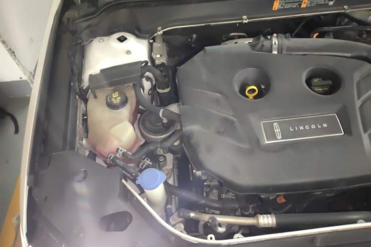 Used Lincoln MKZ 2017 2.0T Zunyue Edition Engine Bay Right