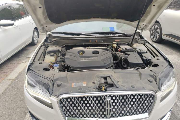 Used Lincoln MKZ 2017 2.0T Luxury Edition Engine Bay Right