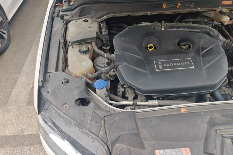 Used Lincoln MKZ 2017 2.0T Luxury Edition Engine Bay Right