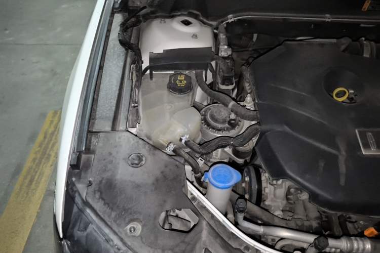 Used Lincoln MKZ 2017 2.0T Luxury Edition Engine Bay Right