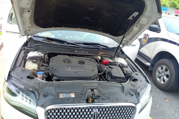 Used Lincoln MKZ 2017 2.0T Luxury Edition Engine Bay