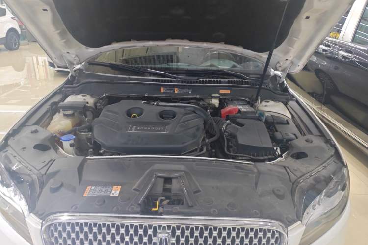 Used Lincoln MKZ 2017 2.0T Luxury Edition Engine Bay