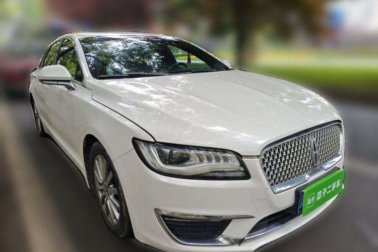 Used Lincoln MKZ 2017 2.0T Luxury Edition Front Right 45 Deg