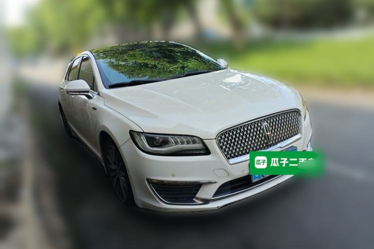 Used Lincoln MKZ 2017 2.0T Luxury Edition Front Right 45 Deg