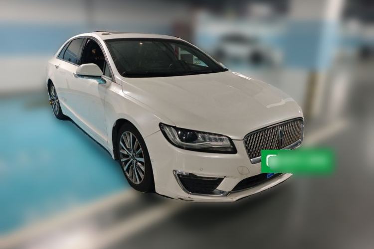 Used Lincoln MKZ 2017 2.0T Luxury Edition Front Right 45 Deg
