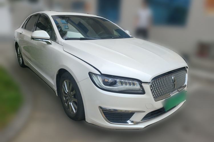 Used Lincoln MKZ 2017 2.0T Luxury Edition Front Right 45 Deg