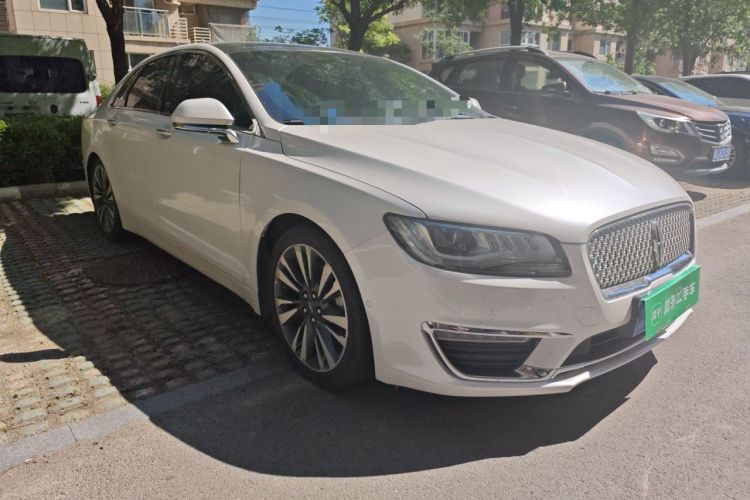 Used Lincoln MKZ 2017 2.0H Hybrid Luxury Edition Front Right 45 Deg