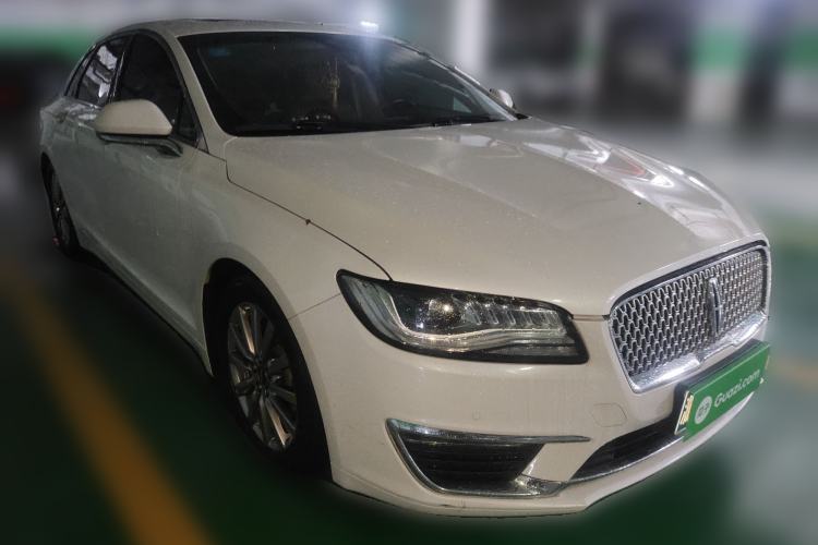 Used Lincoln MKZ 2017 2.0T Luxury Edition Front Right 45 Deg
