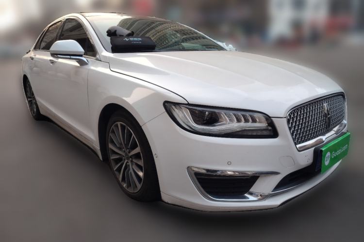 Used Lincoln MKZ 2017 2.0T Luxury Edition Front Right 45 Deg