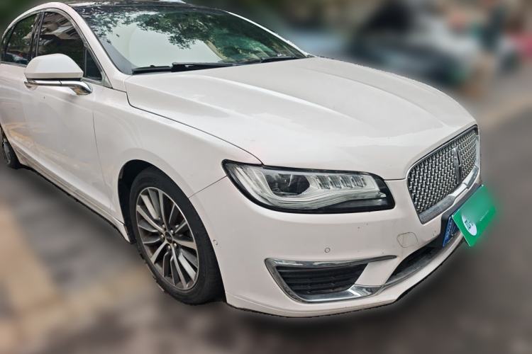 Used Lincoln MKZ 2017 2.0T Luxury Edition Front Right 45 Deg