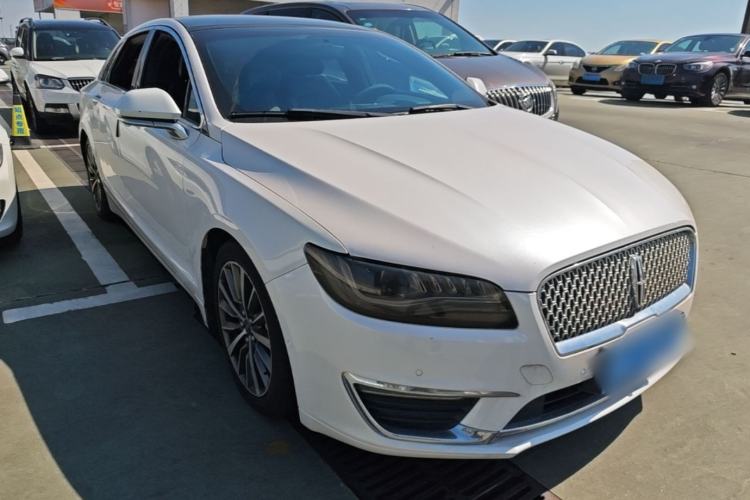 Used Lincoln MKZ 2017 2.0T Luxury Edition Front Right 45 Deg