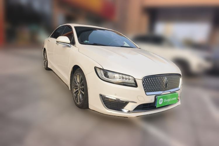 Used Lincoln MKZ 2017 2.0T Luxury Edition Front Right 45 Deg