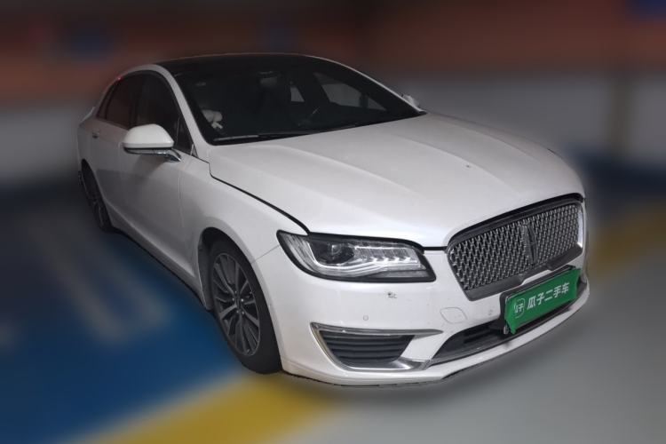 Used Lincoln MKZ 2017 2.0T Luxury Edition Front Right 45 Deg