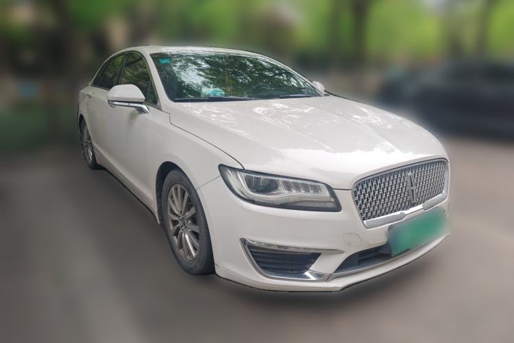 Used Lincoln MKZ 2017 2.0T Luxury Edition Front Right 45 Deg