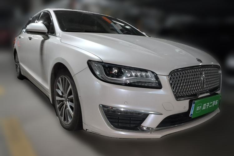 Used Lincoln MKZ 2017 2.0T Luxury Edition Front Right 45 Deg