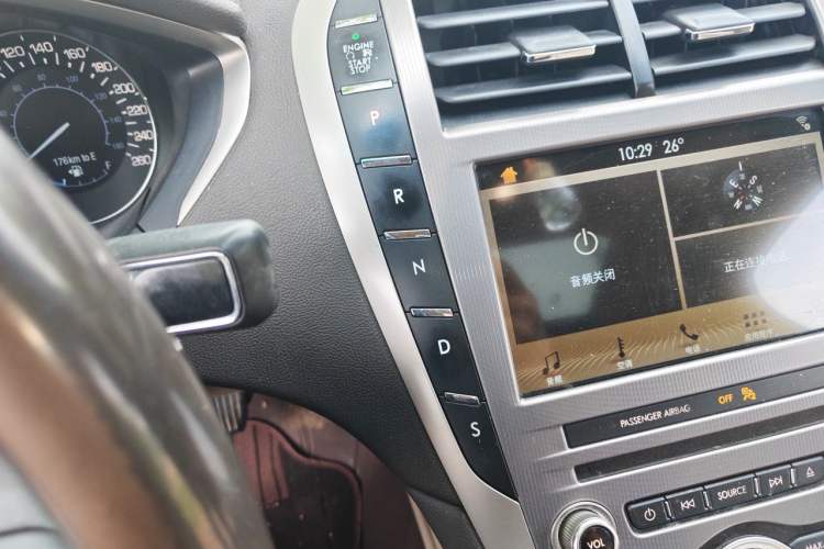 Used Lincoln MKZ 2017 2.0T Luxury Edition Gear Lever