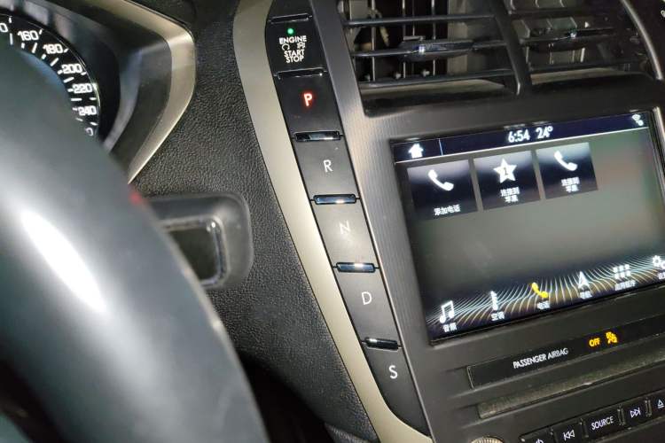 Used Lincoln MKZ 2017 2.0T Luxury Edition Gear Lever