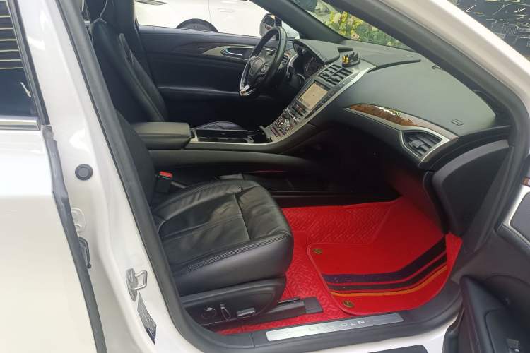 Used Lincoln MKZ 2017 2.0T Luxury Edition Interior 10